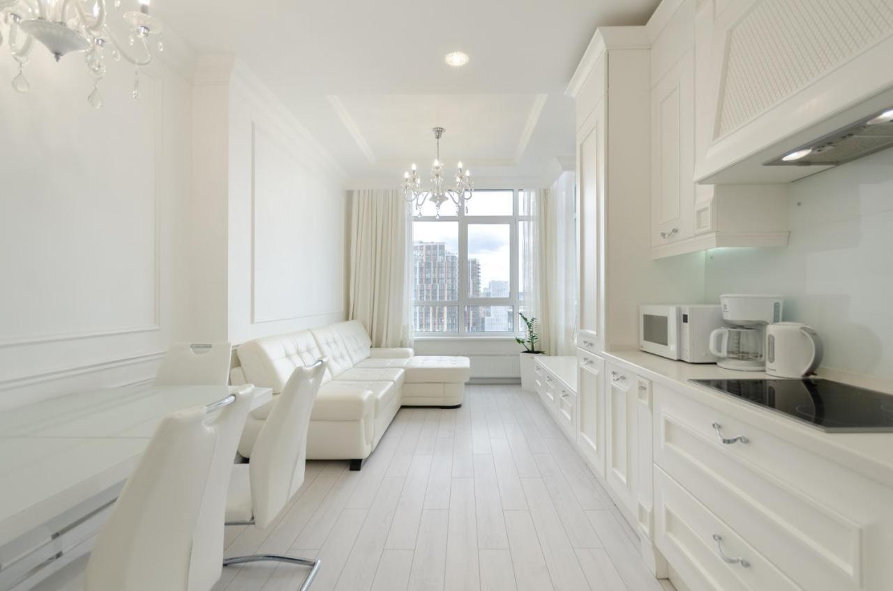 Petrovdom Apartments 10-353 In Rc Central Park, 7 John Mccain Street Kiev Exterior foto
