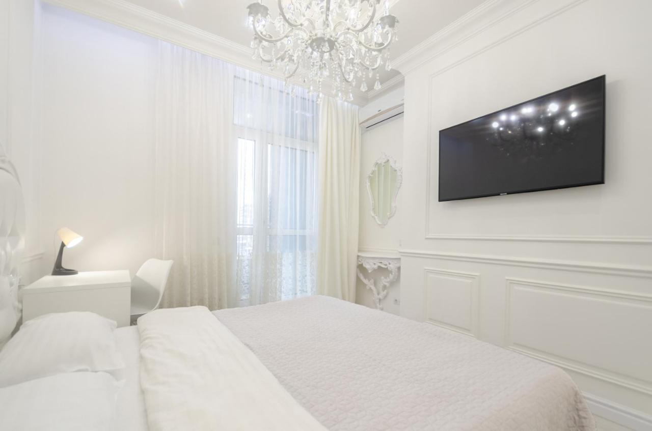Petrovdom Apartments 10-353 In Rc Central Park, 7 John Mccain Street Kiev Exterior foto